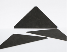 Indlæs billede til gallerivisning Tæppelod trekant m/tabe. 2 stk. pakken
