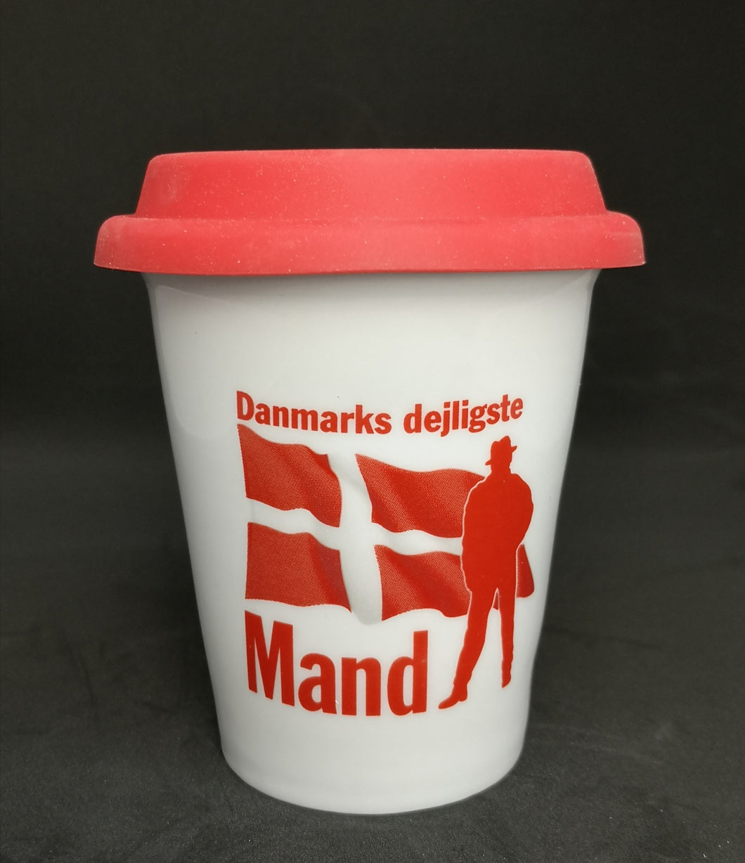 Porcelæns krus med rødt låg 